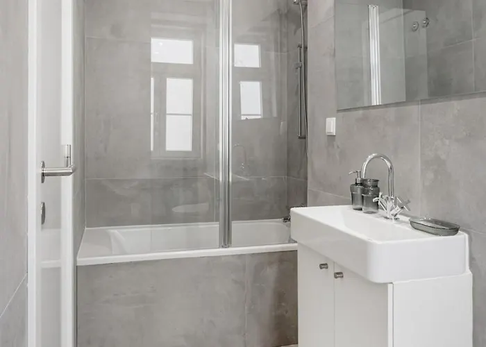 Ab10 Modern With Ac And Balcony Lisboa