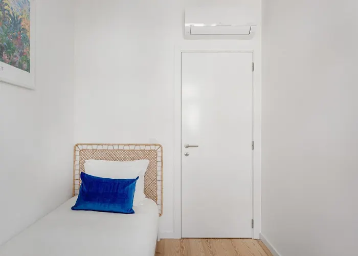 Ab10 Modern With Ac And Balcony شقة *