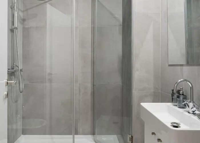 Ab10 Modern With Ac And Balcony شقة