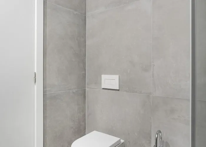 Ab10 Modern With Ac And Balcony *