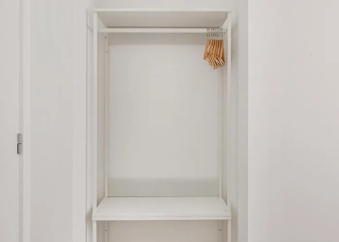 Ab10 Modern With Ac And Balcony شقة