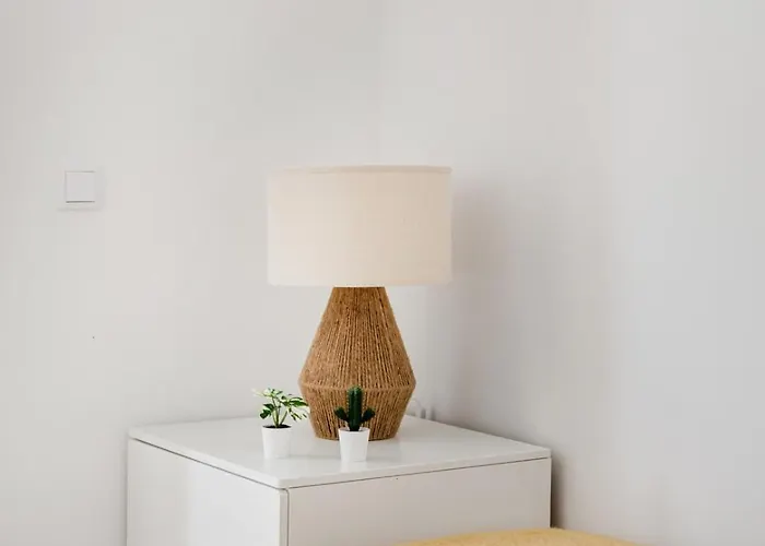 Ab10 Modern With Ac And Balcony شقة