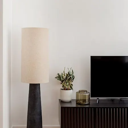 公寓 Ab10 Modern With Ac And Balcony