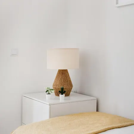 Ab10 Modern With Ac And Balcony *