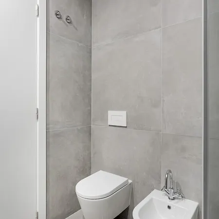 Ab10 Modern With Ac And Balcony *