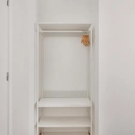 Ab10 Modern With Ac And Balcony ליסבון